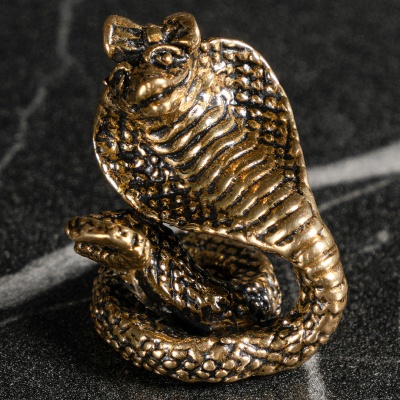 Статуэтка "Змея" с бантом, в пакете/блистере.