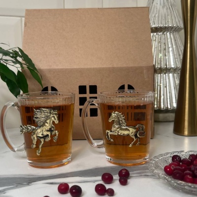 Набор из 2-х чашек с накладками Лошадки в упаковке Домик