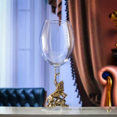 Бокал для вина "Лев на ветке"(со статуэткой на ножке), в подарочной упаковке.