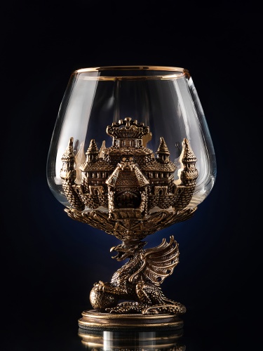 Набор 4 бокала для коньяка (Р) "Дракон на шаре",6 стопок патрон "Дракон", в деревянной шкатулке.