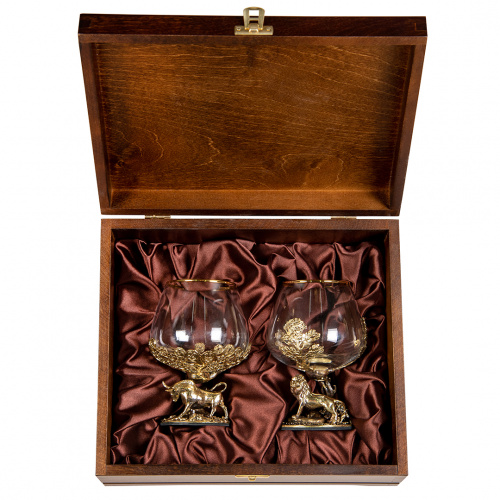 Набор из двух бокалов для коньяка Денежный Бык и Лев 310 мл в деревянной шкатулке