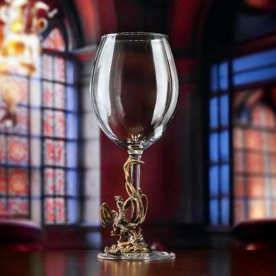 Бокал для вина "Дракониха"(со статуэткой на ножке), в подарочной упаковке.