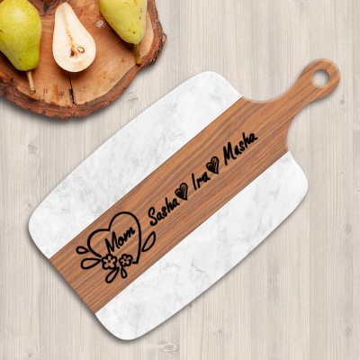 Разделочная доска подарочная "Mom Sasha Ira Masha" в подарочной коробке