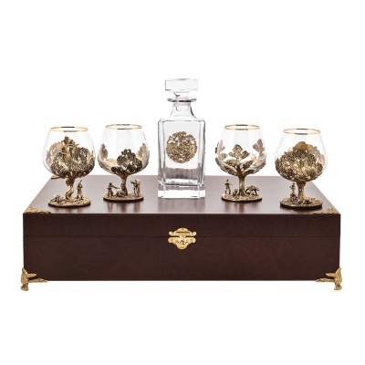 Набор бокалов для коньяка со штофом Охота в большом футляре с накладкой Настоящий мужчина