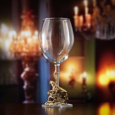 Бокал для вина "Львица на ветке"(со статуэткой на ножке), в подарочной упаковке