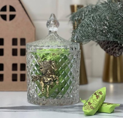 Набор Новогодний: шкатулка большая Лошадь в упаковке домик с конфетами