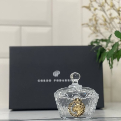 Шкатулка Львица с накладкой Львица фас в черной подарочной коробке