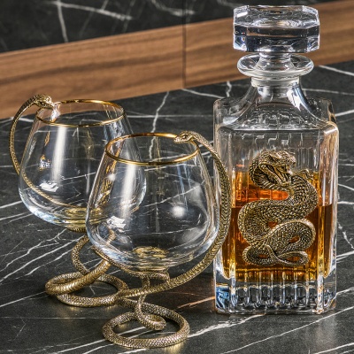 Набор подарочный 2 бокала для коньяка и штоф "Змея", в шкатулке из массива