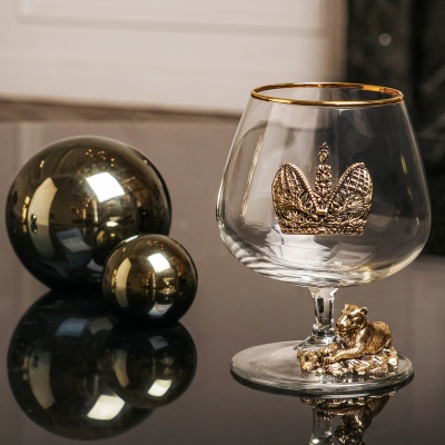 Бокал для коньяка Шаранте Львица с накладкой Корона в ч/б картонной коробке