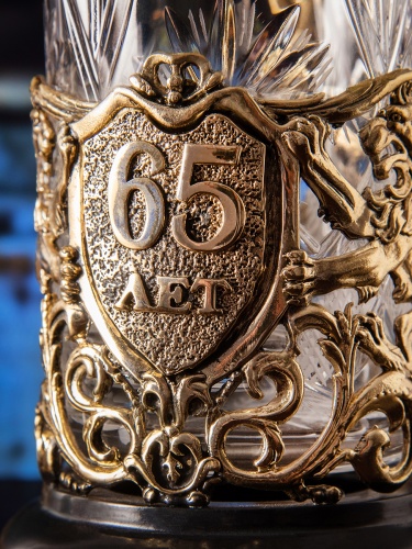 Подстаканник ручной работы С Юбилеем 65 лет в черной подарочной упаковке