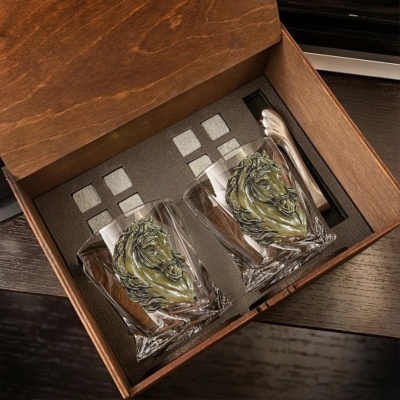 Набор из 2-х бокалов для виски Лошадь в деревянной коробке Mr Whiskey