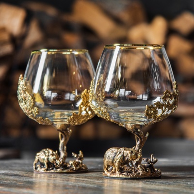 Набор 2 бокала для коньяка "Кабан и "Медведь", в шкатулке из массива