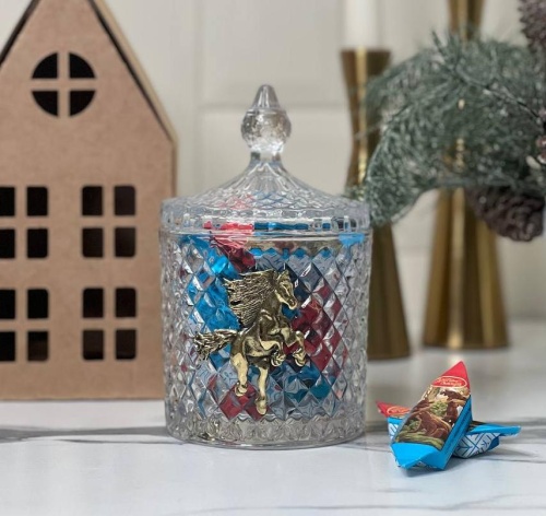 Набор Новогодний: шкатулка большая Лошадь в упаковке домик с конфетами