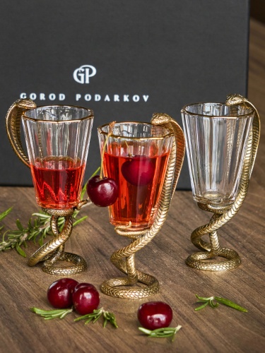 Набор 3 лафитника и статуэтка "Змея",  в коробке из дизайнерского картона