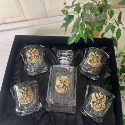 Набор со штофом Герб РФ: Штоф Таймлесс, 4 бокала для виски с накладками в черной коробке