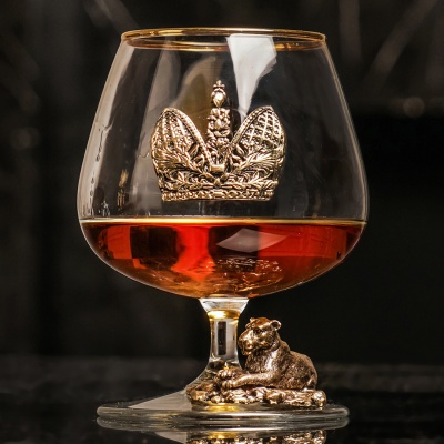 Бокал для коньяка Шаранте Львица с накладкой Корона в ч/б картонной коробке