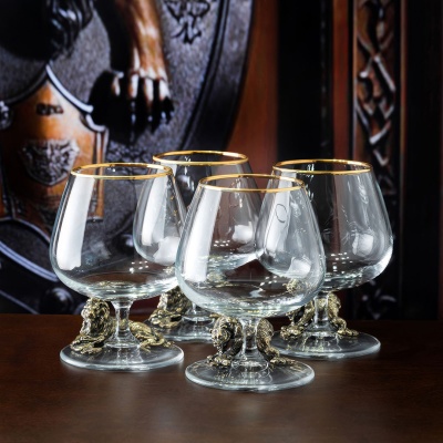 Подарочный набор из 4 бокалов для коньяка "Лев и Медведь Гризли" в подарочной коробке