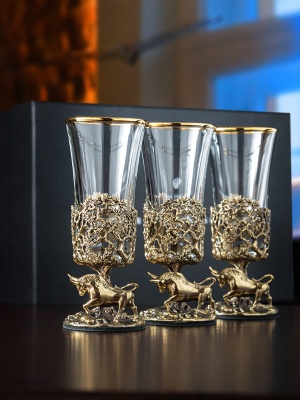 Набор 3 лафитника "Бык", в черной подарочной упаковке.