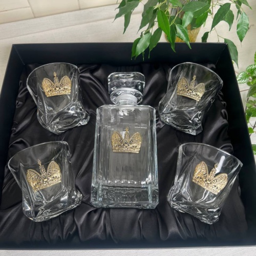 Набор со штофом Корона: Штоф Таймлесс, 4 бокала для виски с накладками в черной коробке