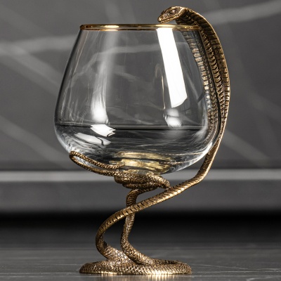 Бокал для коньяка "Змея", в шкатулке из массива