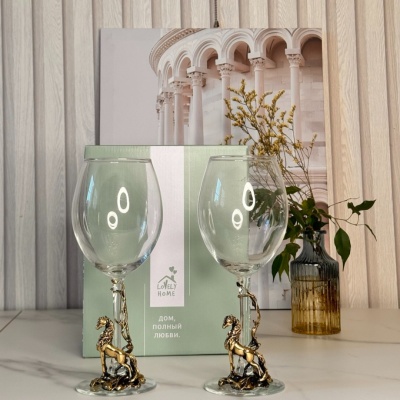 Набор из 2-х бокалов для вина Энотека со статуэткой Лошадь в картонной коробке