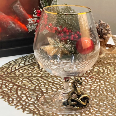 Подарочный бокал для коньяка "Мадам Змея" в картонной коробке