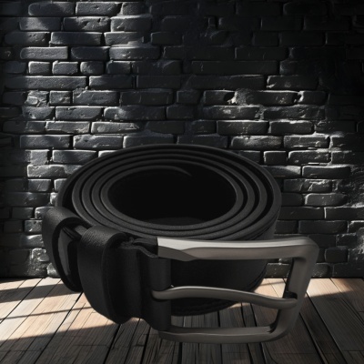 Ремень кожаный с гравировкой "Настоящий мужчина2" в подарочной деревянной коробке