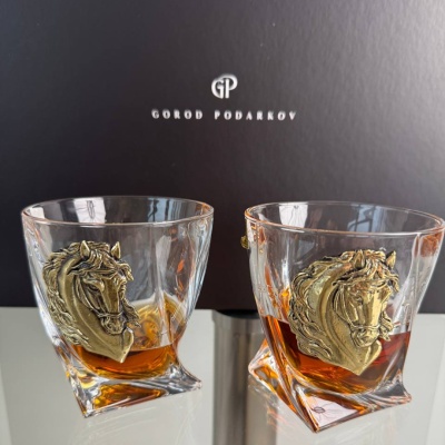 Набор из 2-х бокалов для виски квадро Лошадь в черной подарочной коробке