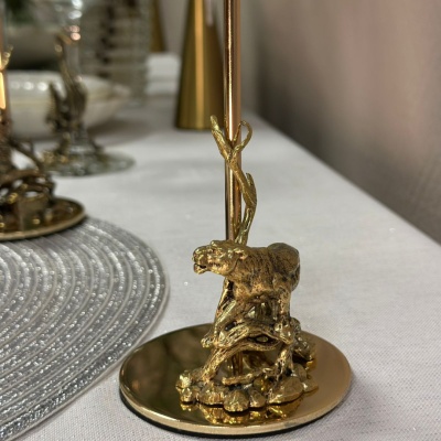 Подсвечник металлический малый Львица в транспортной коробке